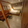 HOTEL 風々(ふふ)(新宿区/ラブホテル)の写真『106号室、入り口側から見た全景。和風で落ち着いた色調です。』by angler