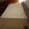 HOTEL 風々(ふふ)(新宿区/ラブホテル)の写真『106号室のベッド　足元側から。枕元の照明が良い感じです。』by angler