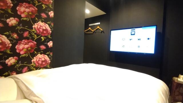 FABULOUS(ファビュラス)(立川市/ラブホテル)の写真『406号室 大きなテレビ』by どらねこどらどら