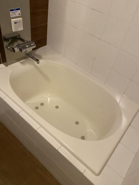 HOTEL COMFY（コンフィ）(川口市/ラブホテル)の写真『301号室(浴槽足元から)』by こねほ