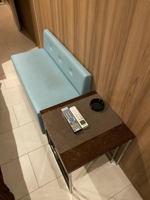 HOTEL COMFY（コンフィ）(川口市/ラブホテル)の写真『301号室(ソファ、テーブル)』by こねほ