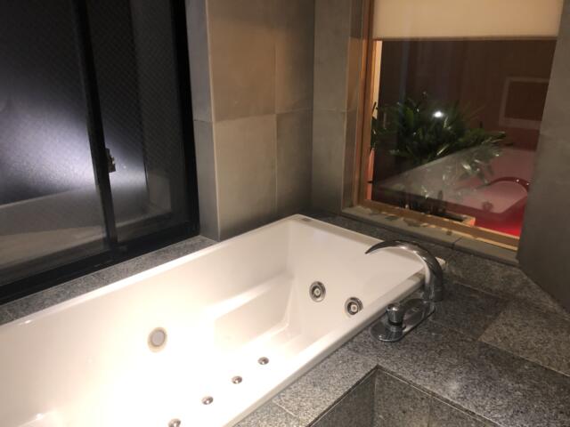 HOTEL SENSE(センス)(新宿区/ラブホテル)の写真『201号室　浴室』by akky1975