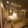 HOTEL 風々(ふふ)(新宿区/ラブホテル)の写真『208号室の全景　入り口側から。別角度から。』by angler