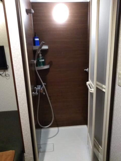 Toujours 秋葉原（トゥージュール）(千代田区/ラブホテル)の写真『205号室 シャワー室』by ましりと