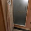 HOTEL KARUTA 赤坂(港区/ラブホテル)の写真『403号室 浴室扉　バスローブ』by angler