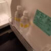HOTEL KARUTA 赤坂(港区/ラブホテル)の写真『403号室 冷蔵庫の無料ミネラルウォーター』by angler