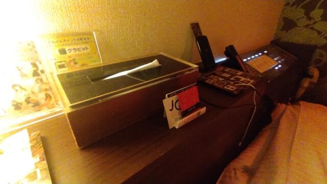 HOTEL GRASSINO URBAN RESORT(立川市/ラブホテル)の写真『410号室　ベッド頭上』by どらねこどらどら