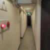 エーゲ海(豊島区/ラブホテル)の写真『403号室　玄関前　マンションのような風合い』by もぐたんっ