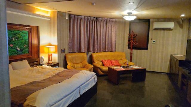 HOTEL MiNT(ミント)(羽島市/ラブホテル)の写真『201号室　室内全景』by キセキと呼ぶ他ない