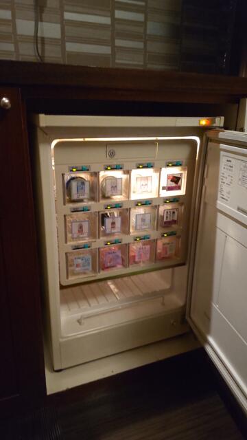HOTEL MiNT(ミント)(羽島市/ラブホテル)の写真『201号室　システム冷蔵庫』by キセキと呼ぶ他ない