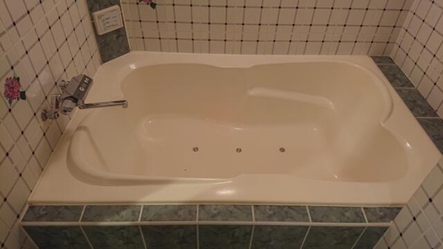 ドンキーズジャングル(千葉市中央区/ラブホテル)の写真『505号室浴槽』by よしお440
