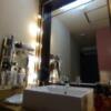 HOTEL GRASSINO URBAN RESORT(立川市/ラブホテル)の写真『211号室　化粧台、女優ライト装備』by どらねこどらどら