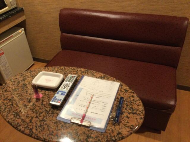 ティファナイン(豊島区/ラブホテル)の写真『305号室 テーブル、ソファ』by ACB48