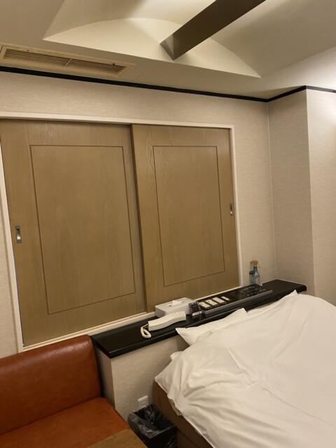 HOTEL R&N（レストアンドネスト）(蕨市/ラブホテル)の写真『203号室(左手前から奥)』by こねほ