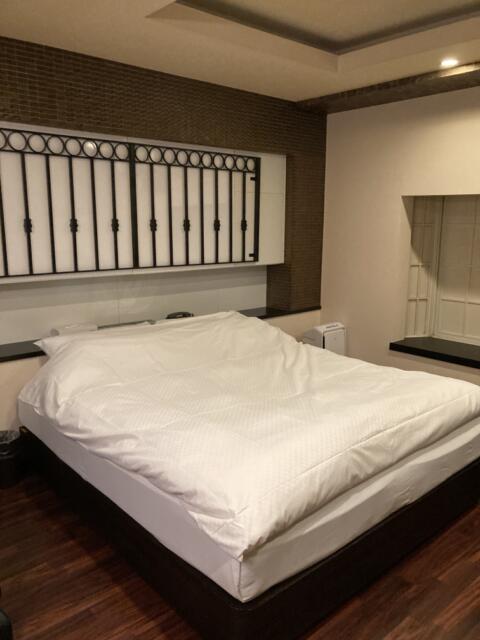 HOTEL アスタプロント(浜松市/ラブホテル)の写真『212号室ベッド』by 一刀流