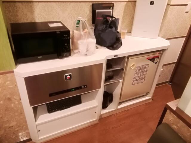 HOTEL WILL BAY CITY亀戸(江東区/ラブホテル)の写真『202号室利用。冷蔵庫類です。(21,6)』by キジ