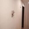 HOTEL現代楽園　大和店(大和市/ラブホテル)の写真『43号室、冷蔵庫の反対側の突起、頭をぶつけ危ないです。(21,6)』by キジ