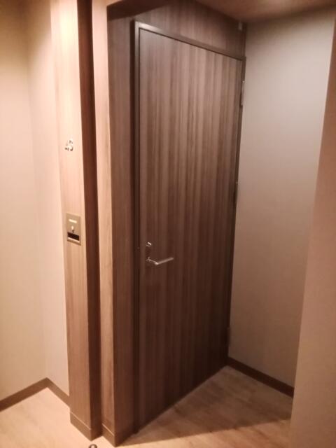 HOTEL現代楽園　大和店(大和市/ラブホテル)の写真『43号室、部屋の入口です。(21,6)』by キジ