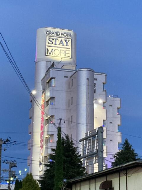 HOTEL STAY MORE(スティモア)(名取市/ラブホテル)の写真『夜の外観』by まさおJリーグカレーよ