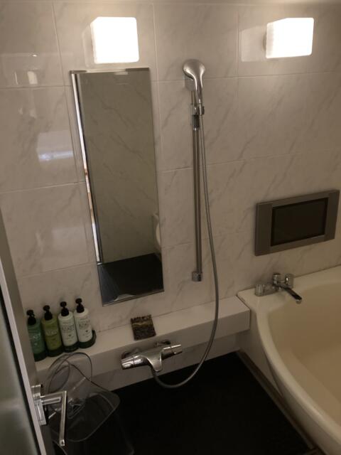 AROMA BOWERY(アロマバワリー)(横浜市中区/ラブホテル)の写真『403号室、浴室シャワー』by 天竺いとう