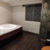 池袋グランドホテル(豊島区/ラブホテル)の写真『505号室　入口から奥』by ところてんえもん