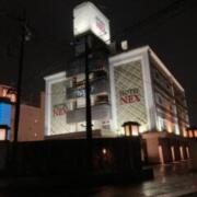HOTEL NEX（ネックス）(栃木市/ラブホテル)の写真『夜の外観』by まさおJリーグカレーよ