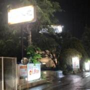 ホテル 心花 TOKIMEKI(久喜市/ラブホテル)の写真『夜の外観』by まさおJリーグカレーよ