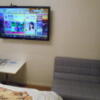 ホテルシティ(立川市/ラブホテル)の写真『206号室、テレビ、テーブルとソファー』by もんが～