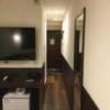 池袋セントラルホテル(豊島区/ラブホテル)の写真『302号室(スーペリア) 寝室から入口方向を見た室内』by ACB48