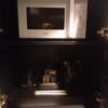 HOTEL KARUTA 赤坂(港区/ラブホテル)の写真『204号室　クロゼットのとなりの扉を開けるとレンジ、コーヒー類　下は冷蔵庫　中にはミネラルウォーター２本。』by angler