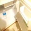 ファンファンファンキングダム(横浜市南区/ラブホテル)の写真『313号室の無料で利用可能な個人用冷蔵庫。なぜか水が1本入っていました。(サービスか忘れ物か判然としなかったので、使いませんでした)』by ゆめまる