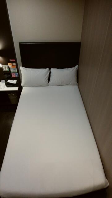レンタルルームサン 五反田店(品川区/ラブホテル)の写真『204号室ベッド。枕は2つだが、実質シングル』by 名無しさん（ID:599）