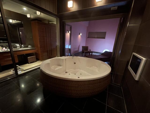 ホテルＷ(越谷市/ラブホテル)の写真『207号室　バスルーム』by 冷やっこ