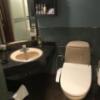 HOTEL the LIP(ザ リップ)(大田区/ラブホテル)の写真『303号室　洗面台とトイレ』by がいあの剣