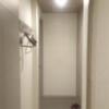 パティオ(文京区/ラブホテル)の写真『402号室、部屋の中からの廊下』by クロセ