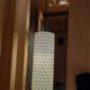HOTEL KARUTA 赤坂(港区/ラブホテル)の写真『501号室の頭がわの和風の照明』by angler