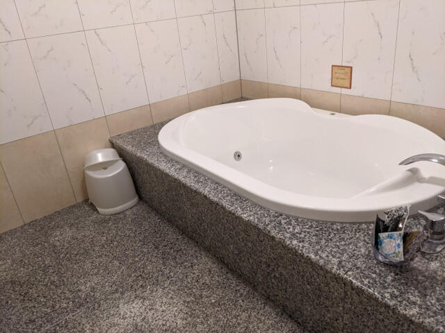 フェスタ相模原(相模原市/ラブホテル)の写真『415号室 浴室』by ランベア