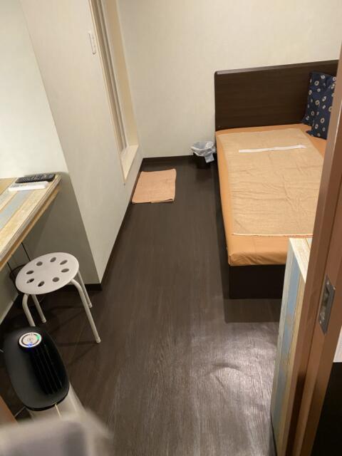 レンタルルーム sorairo（ソライロ）(大田区/ラブホテル)の写真『8号室(入口から室内)』by こねほ