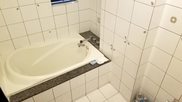 パセオ(新宿区/ラブホテル)の写真『301号室浴室』by 春風拳