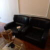 ペリカン(渋谷区/ラブホテル)の写真『303号室のソファー。なぜか一人掛けが２台』by angler