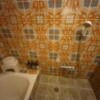 ペリカン(渋谷区/ラブホテル)の写真『303号室の浴室　シャワー。湯量十分　浴槽は自動止水』by angler