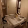 ペリカン(渋谷区/ラブホテル)の写真『303号室の洗面台　シンプルだが必要十分。』by angler