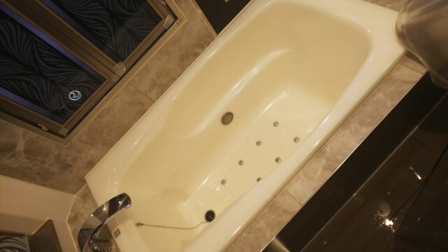 HOTEL RIVIERA(リビエラ)(横浜市西区/ラブホテル)の写真『405号室・浴槽』by 郷ひろし（運営スタッフ）