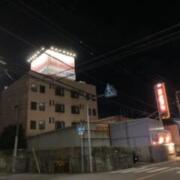 ホテル E・ジュエル(尼崎市/ラブホテル)の写真『夜の外観』by まさおJリーグカレーよ
