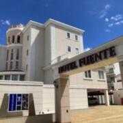 ホテル FUENTE（フェンテ）(全国/ラブホテル)の写真『昼の外観』by まさおJリーグカレーよ