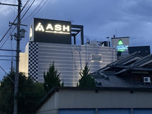 ホテル ASH（アッシュ）(姫路市/ラブホテル)の写真『夜の外観』by まさおJリーグカレーよ