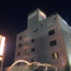 ホテル アイアン姫路(姫路市/ラブホテル)の写真『夜の外観』by まさおJリーグカレーよ