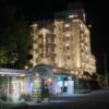 ホテル レアティアレ(姫路市/ラブホテル)の写真『夜の外観』by まさおJリーグカレーよ