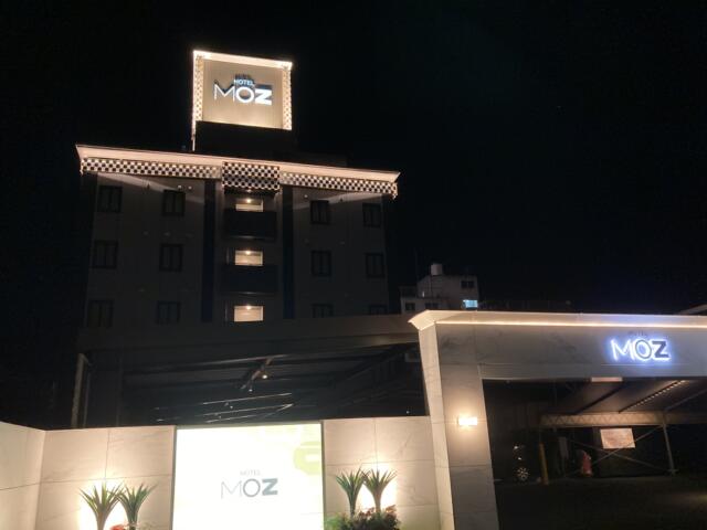 HOTEL MOZ(岡山市/ラブホテル)の写真『夜の外観』by まさおJリーグカレーよ