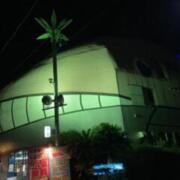 ホテルフェスタクジーラ(岡山市/ラブホテル)の写真『夜の外観』by まさおJリーグカレーよ